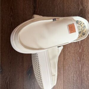 Hey Dude Women's Cream Sneakers (Worn Once)